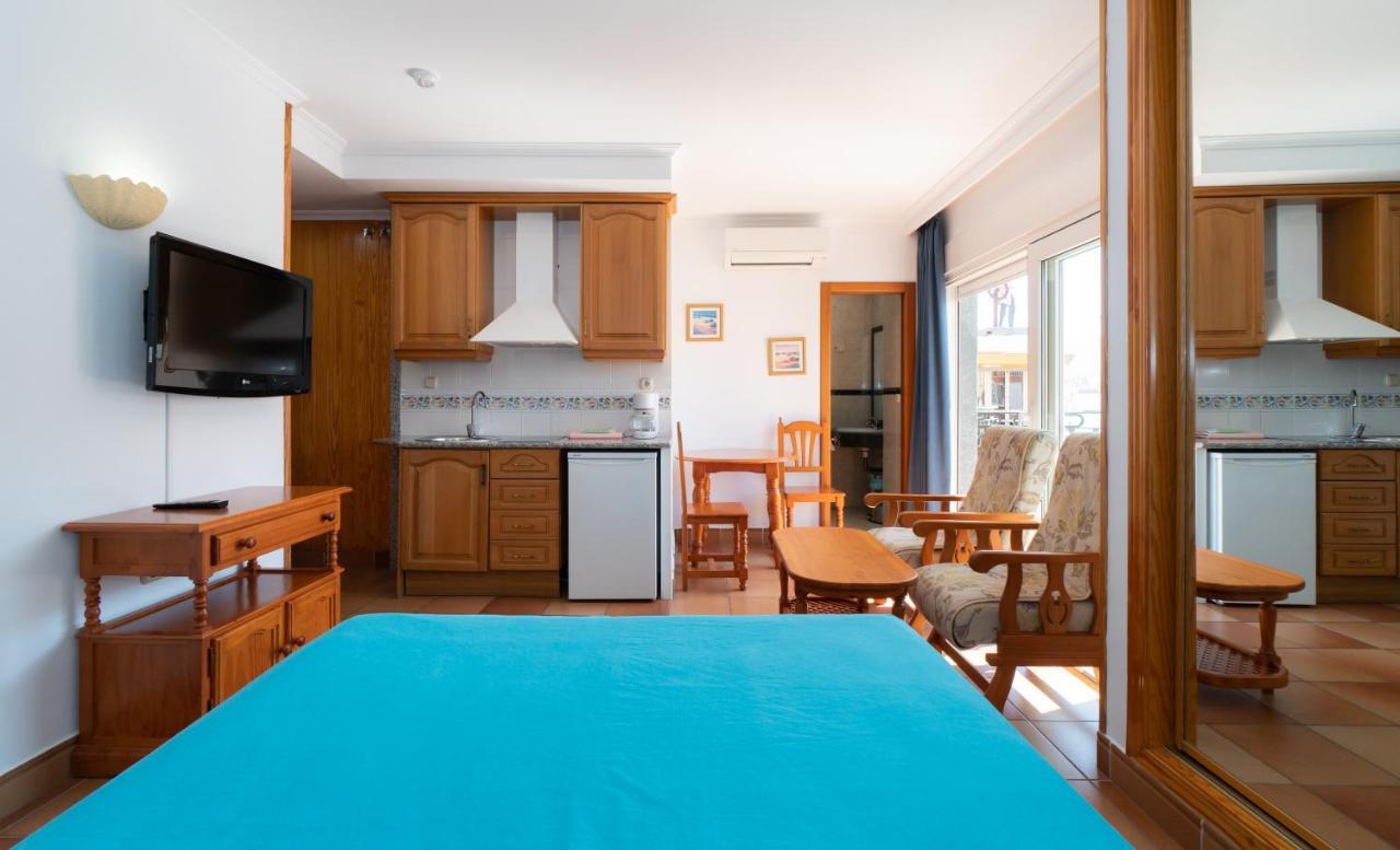 Apartamentos Leonor Carihuela Torremolinos Exterior photo