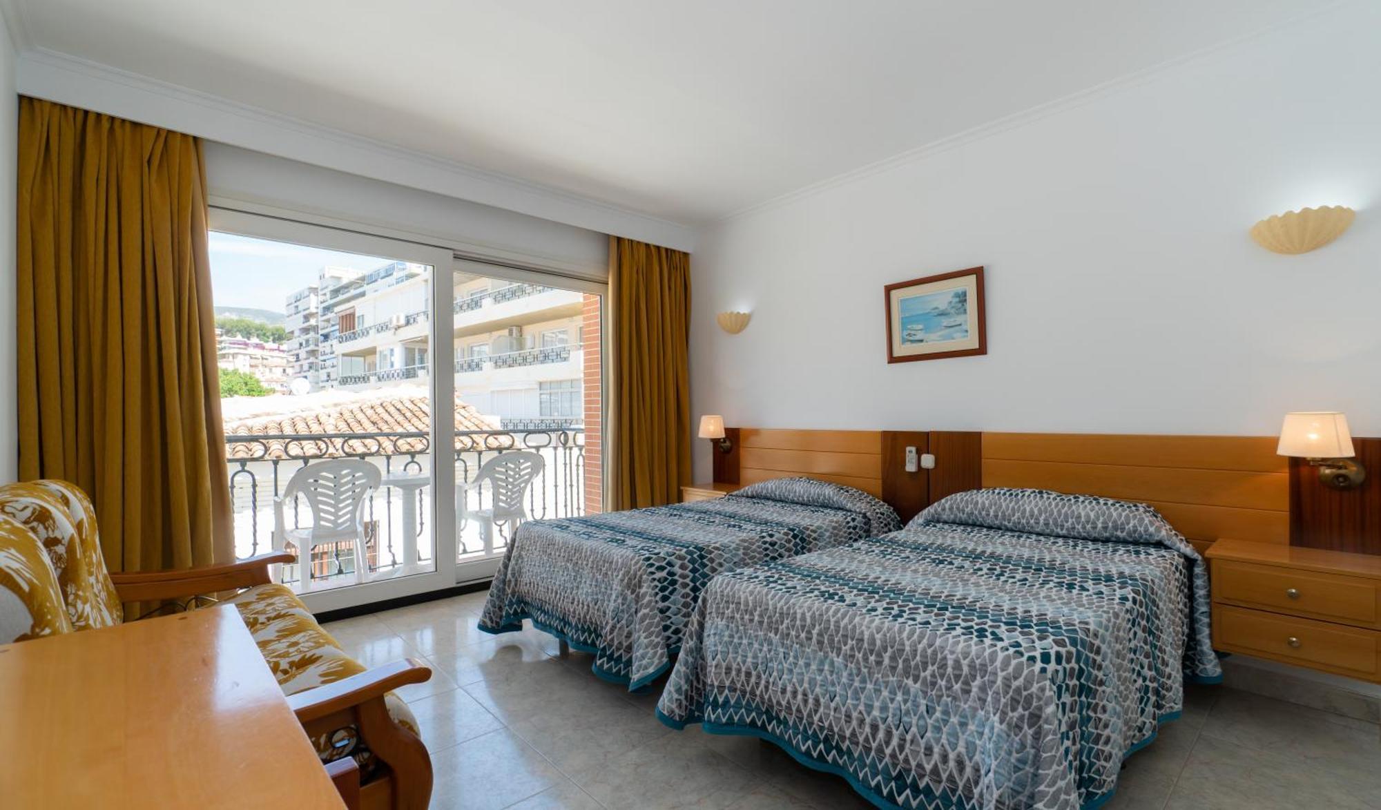 Apartamentos Leonor Carihuela Torremolinos Exterior photo