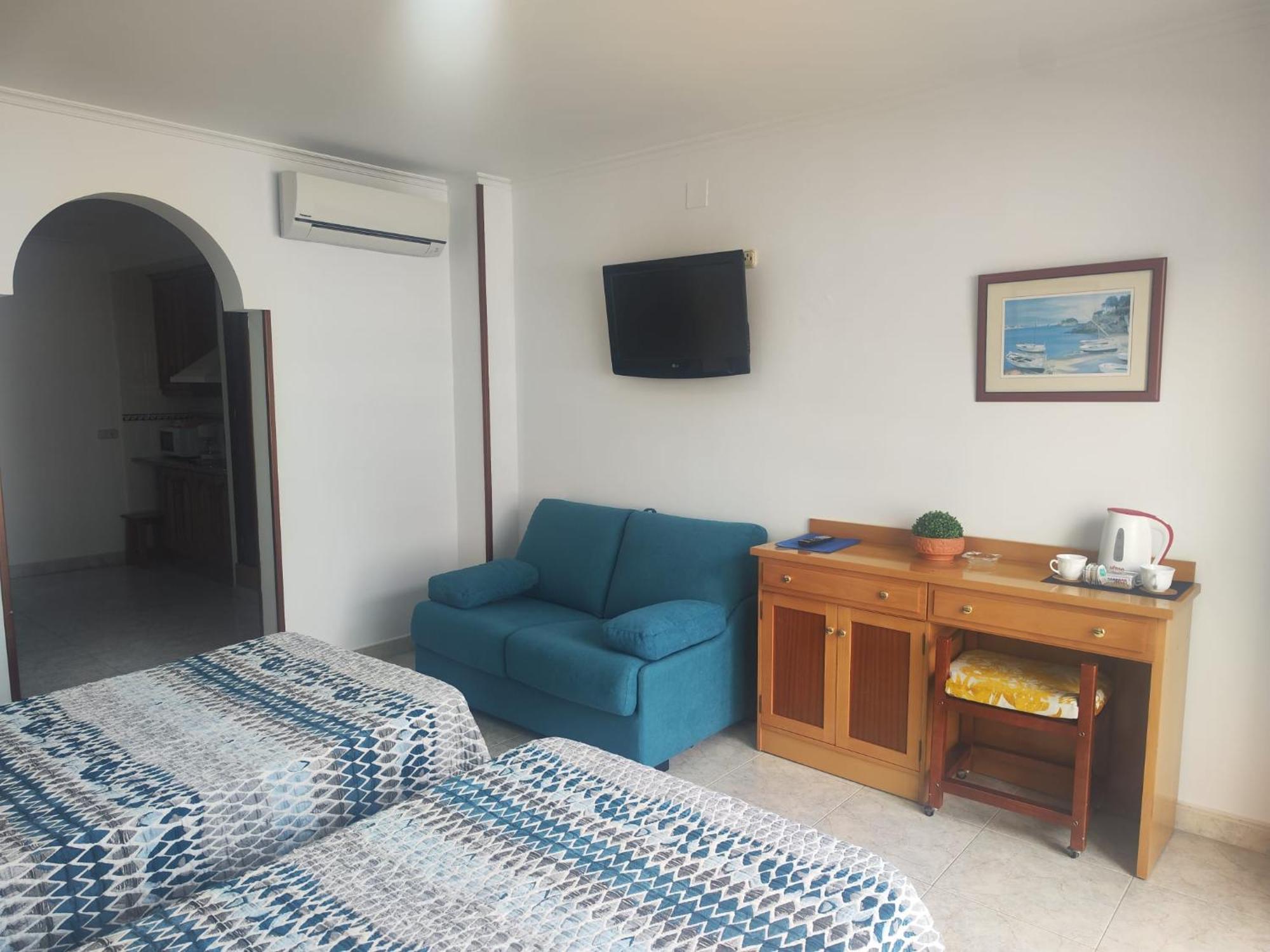 Apartamentos Leonor Carihuela Torremolinos Exterior photo