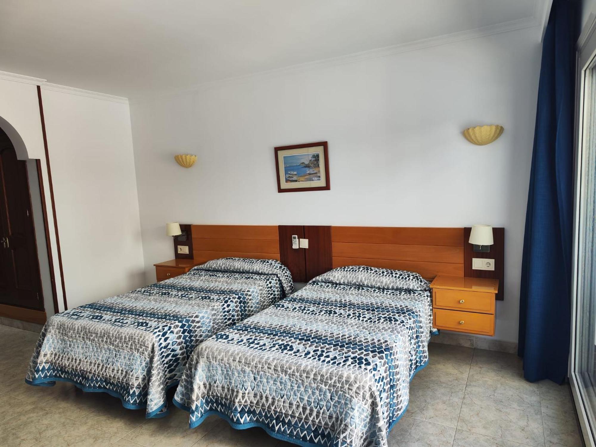 Apartamentos Leonor Carihuela Torremolinos Exterior photo
