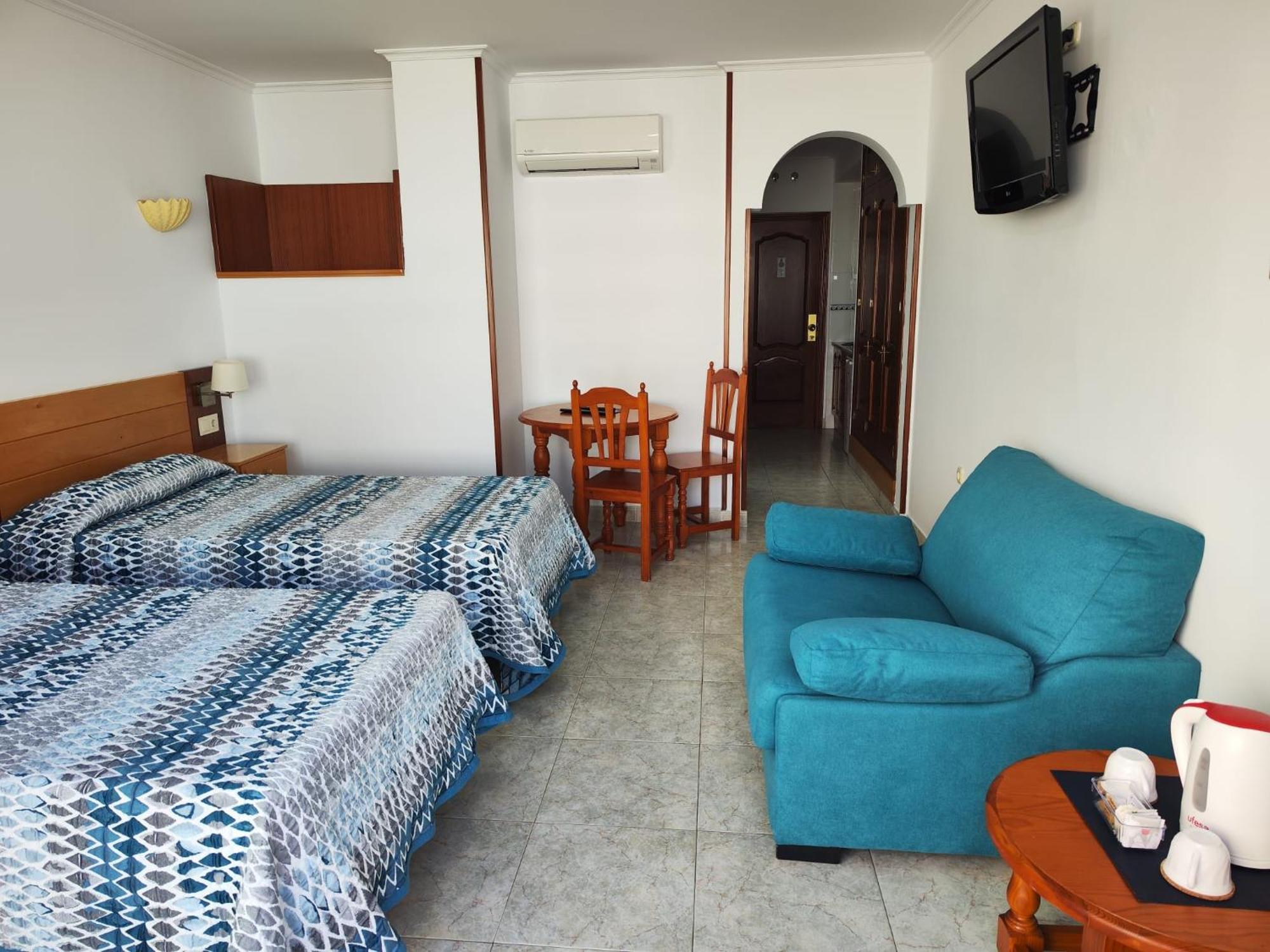 Apartamentos Leonor Carihuela Torremolinos Exterior photo