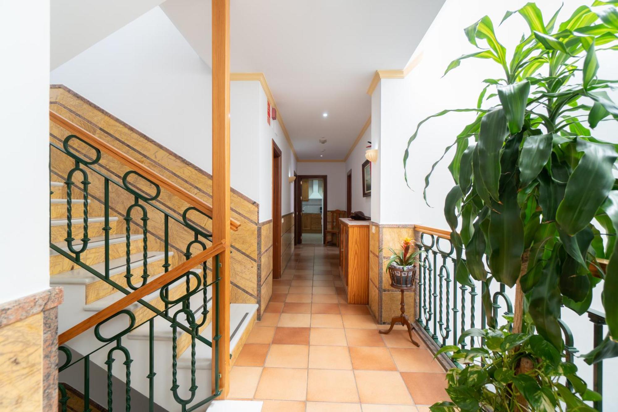 Apartamentos Leonor Carihuela Torremolinos Exterior photo