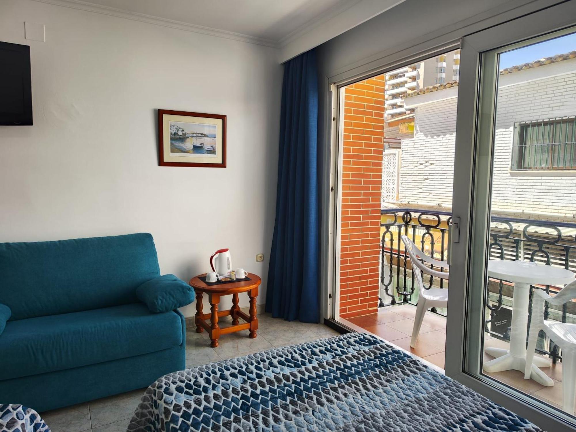 Apartamentos Leonor Carihuela Torremolinos Exterior photo
